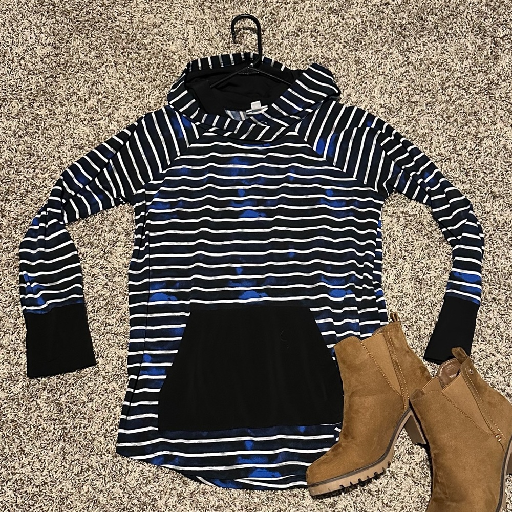 LulaRoe Amber hoodie size medium, black and blue stripe